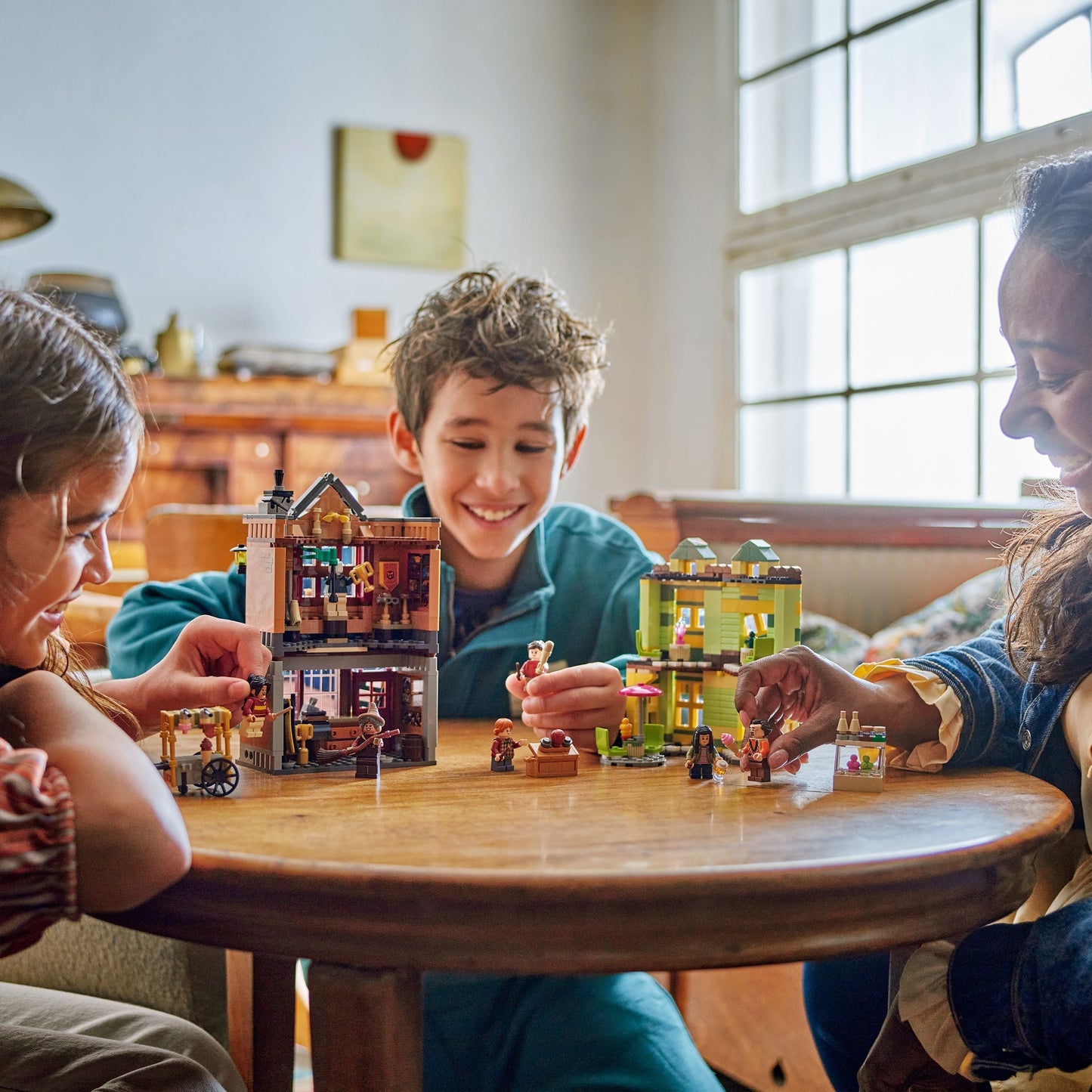 76452 Quality Quidditch Supplies and Ice Cream Parlour