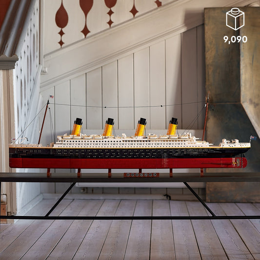 10294 LEGO® Titanic