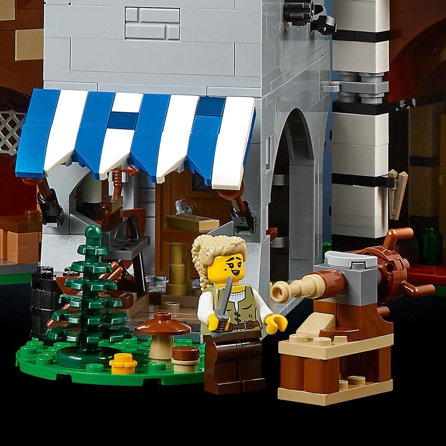 10332 Medieval Town Square