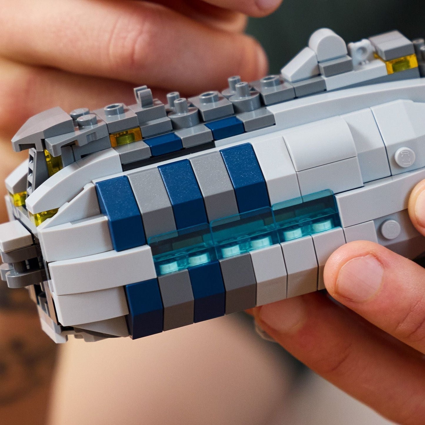 75377 Invisible Hand™